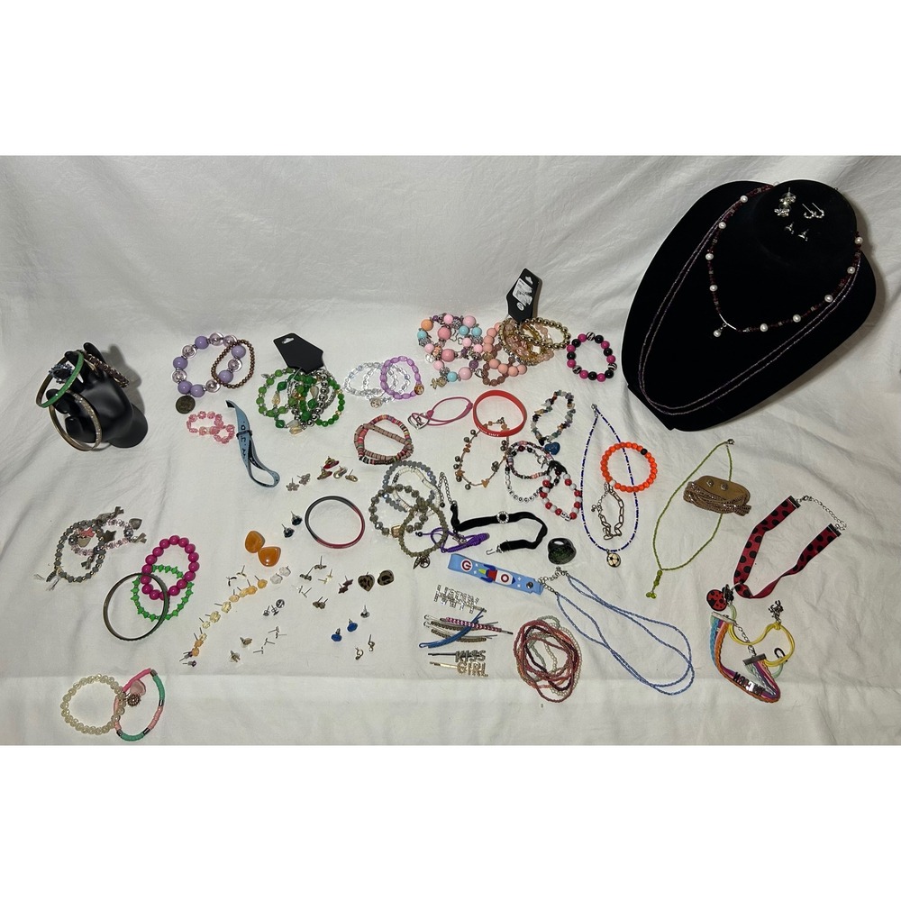 1-2lbs Assorted‎ Women's Jewelry Lot Bracelets Necklaces Earrings Charms Clips
